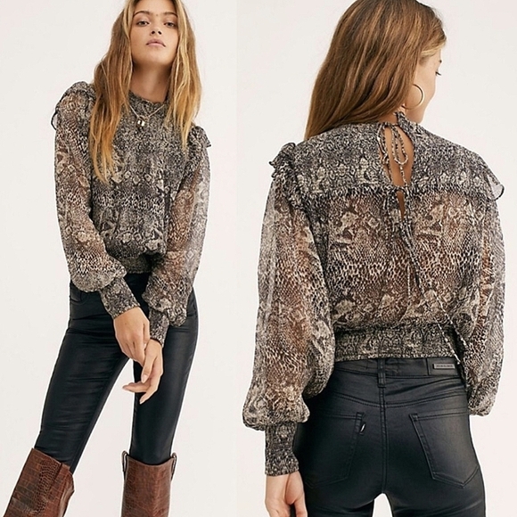 Free People Roma Crepe Blouse Snakeskin Print Gray Long Sleeve Ruffle XS - Picture 2 of 13